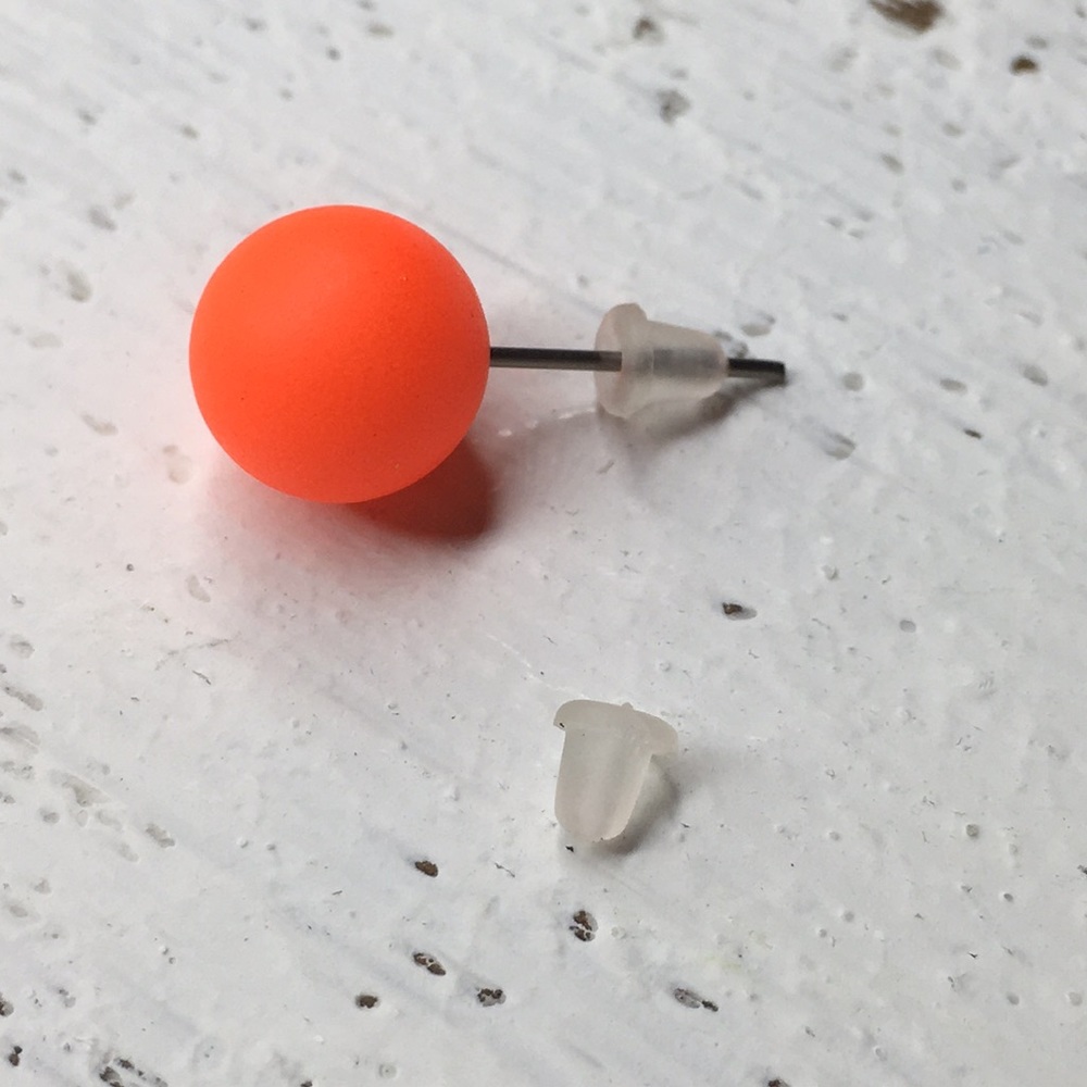 $5 QUICK SALE Orange Stud Earrings - Picture 5 of 6